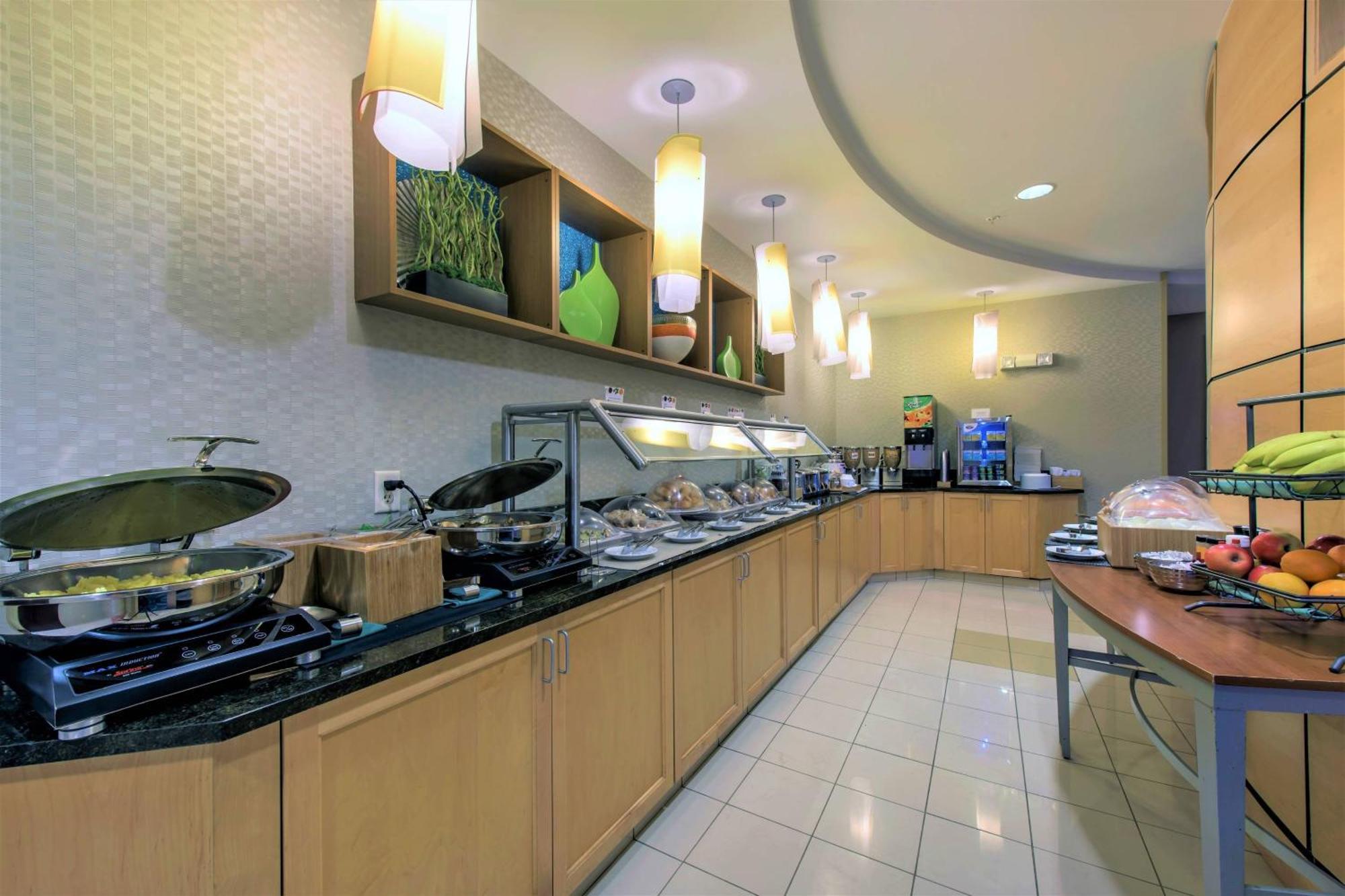 Springhill Suites Devens Common Center Exterior photo